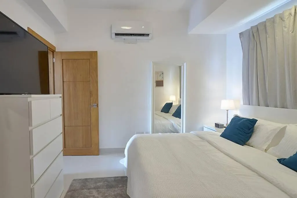 Escape Apartments, Balcony, Pool & Gym In La Julia Santo Domingo Dominican Republic