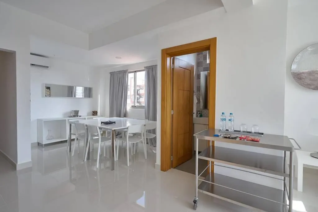 Escape Apartments, Balcony, Pool & Gym In La Julia Santo Domingo