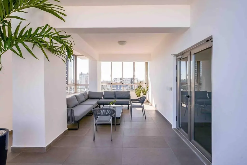 Escape Apartments, Balcony, Pool & Gym In La Julia Santo Domingo
