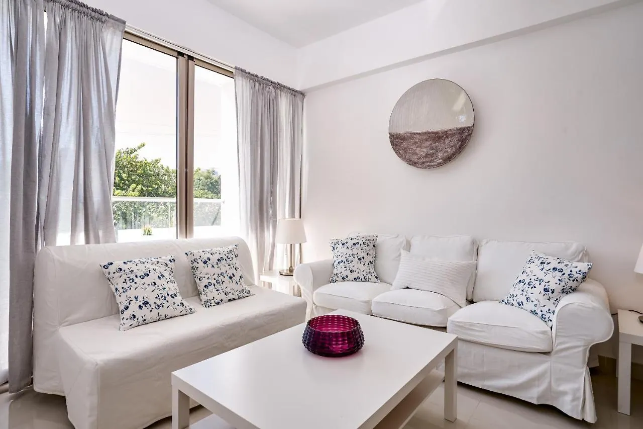 Escape Apartments, Balcony, Pool & Gym In La Julia Santo Domingo