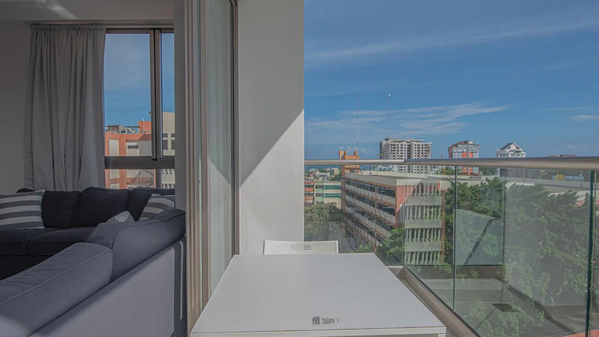 Escape Apartments, Balcony, Pool & Gym In La Julia Santo Domingo