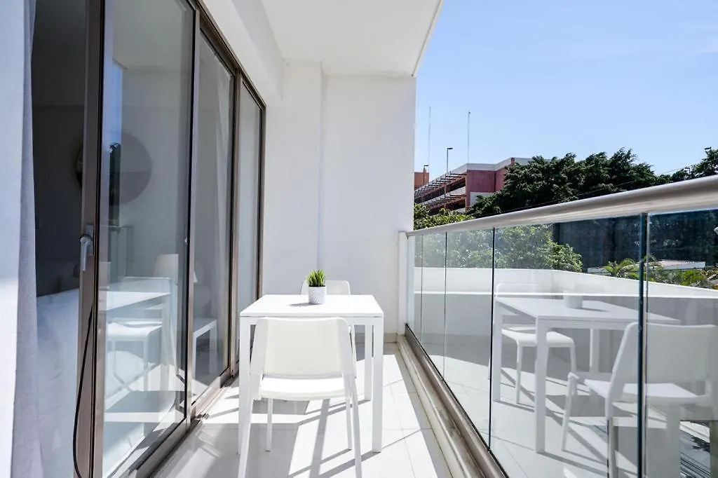 Escape Apartments, Balcony, Pool & Gym In La Julia Santo Domingo 0*,