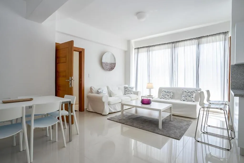 Escape Apartments, Balcony, Pool & Gym In La Julia Santo Domingo Apartment