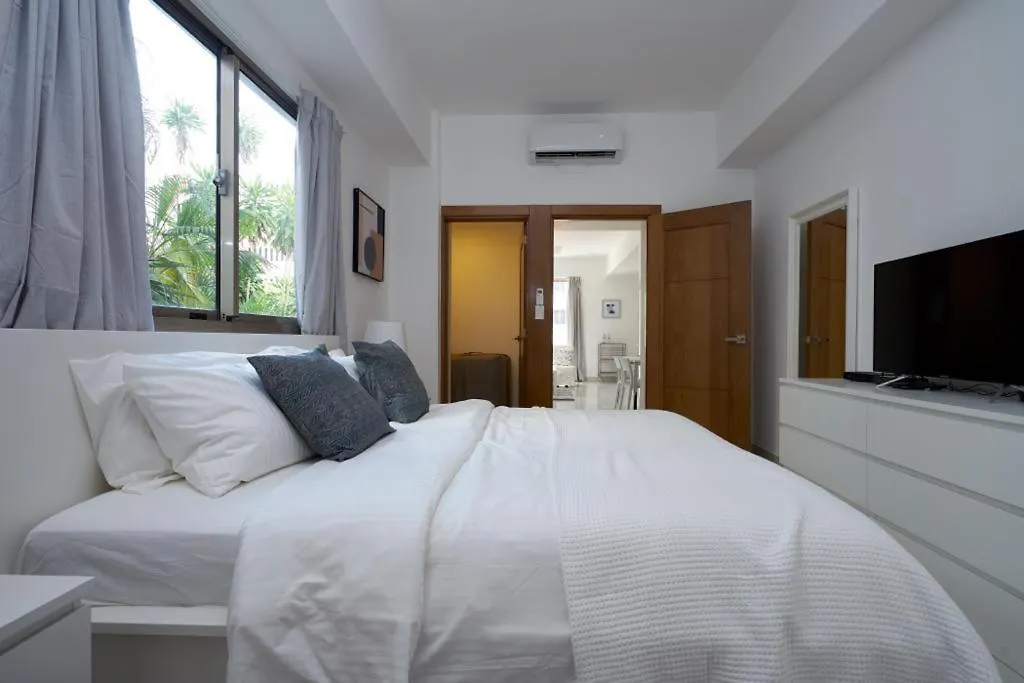 Escape Apartments, Balcony, Pool & Gym In La Julia Santo Domingo 0*,